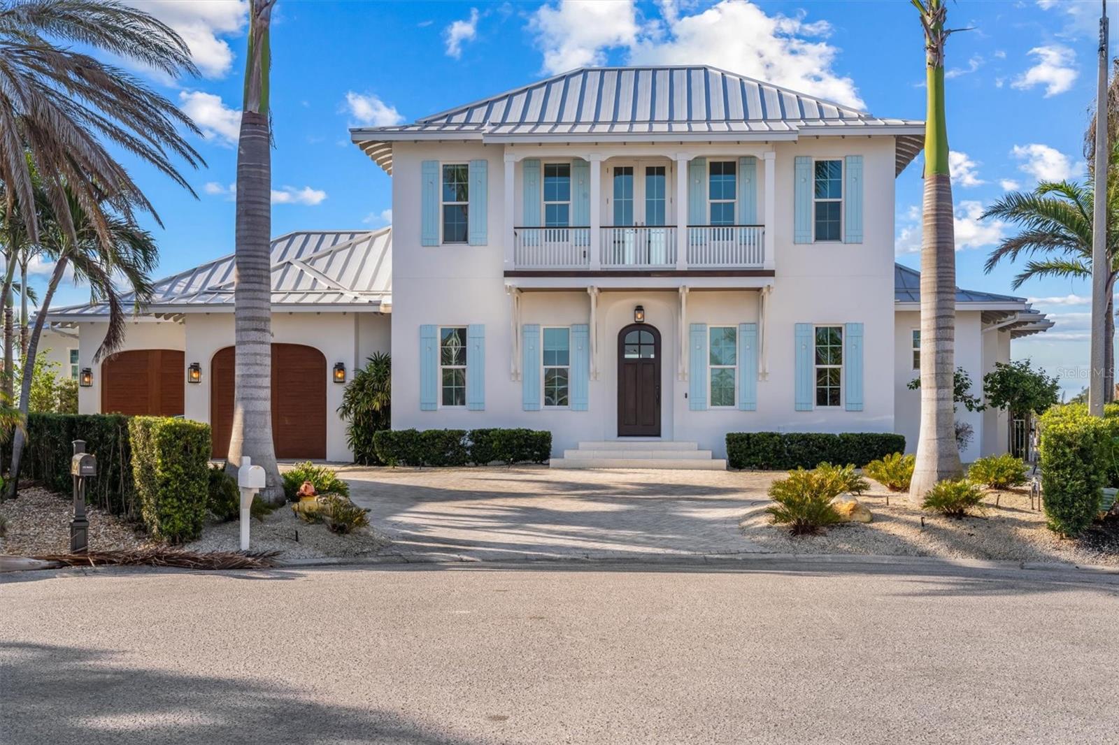 624 N POINT DRIVE