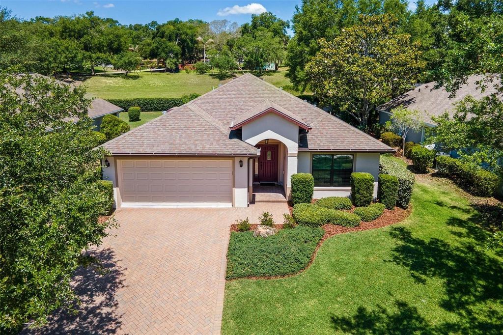 Photo of 6115 Landings Boulevard, Lady Lake, FL 32159 (MLS # G5112393)