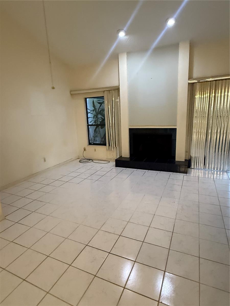 VILLAGE NORTH UN 04 - Residential