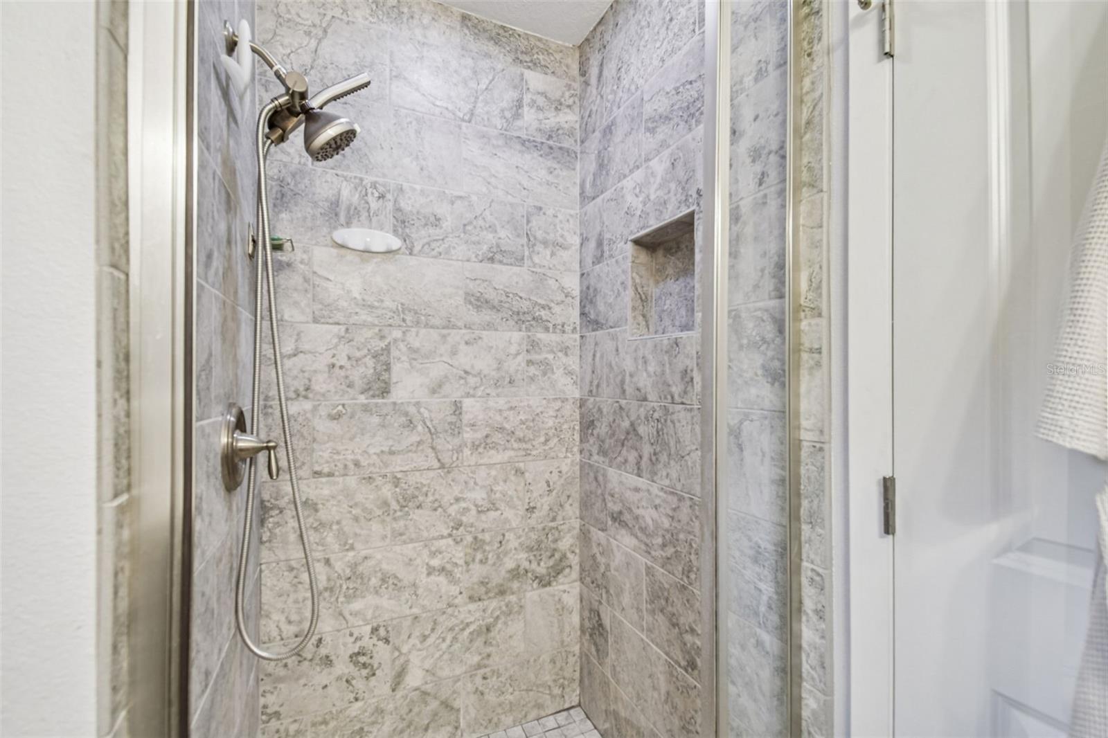 BLUFFS CHRISTINA 01 - Residential