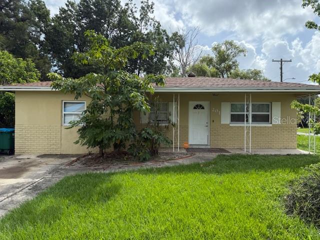 The house needs a little TLC, but where else are you going to find a 4 bedroom 2.5 bathroom house in Winter Springs for this price? The roof was replaced in 2020, and the HVAC was replaced in 2023. The house has a formal Living Room, Dining Room, a Family Room in addition to the 4 bedrooms, and a private fenced in back yard. Make this beautiful property your new home!