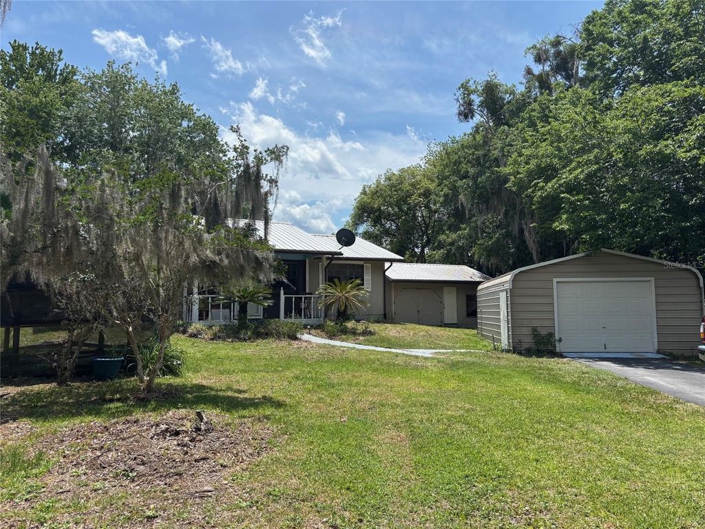 Photo of 333 Riviera Drive, Crescent City, FL 32112 (MLS # V4948854)
