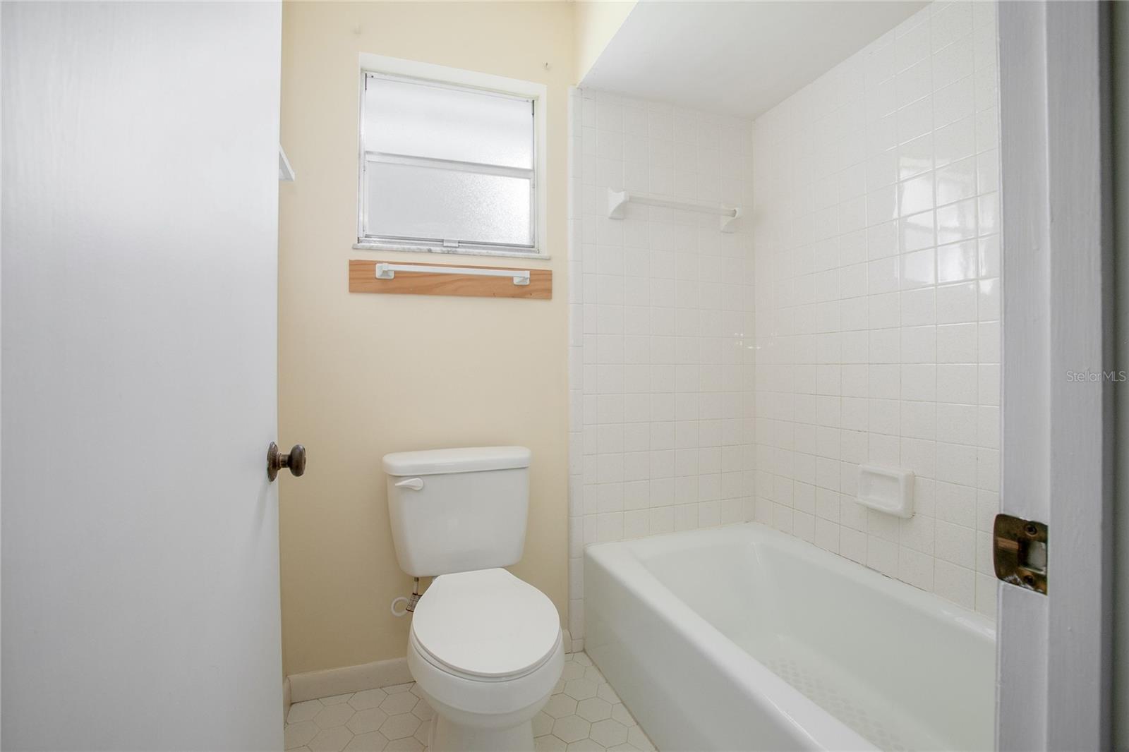 NORRIS DUPONT & GAUDRY GRANT - Residential Lease