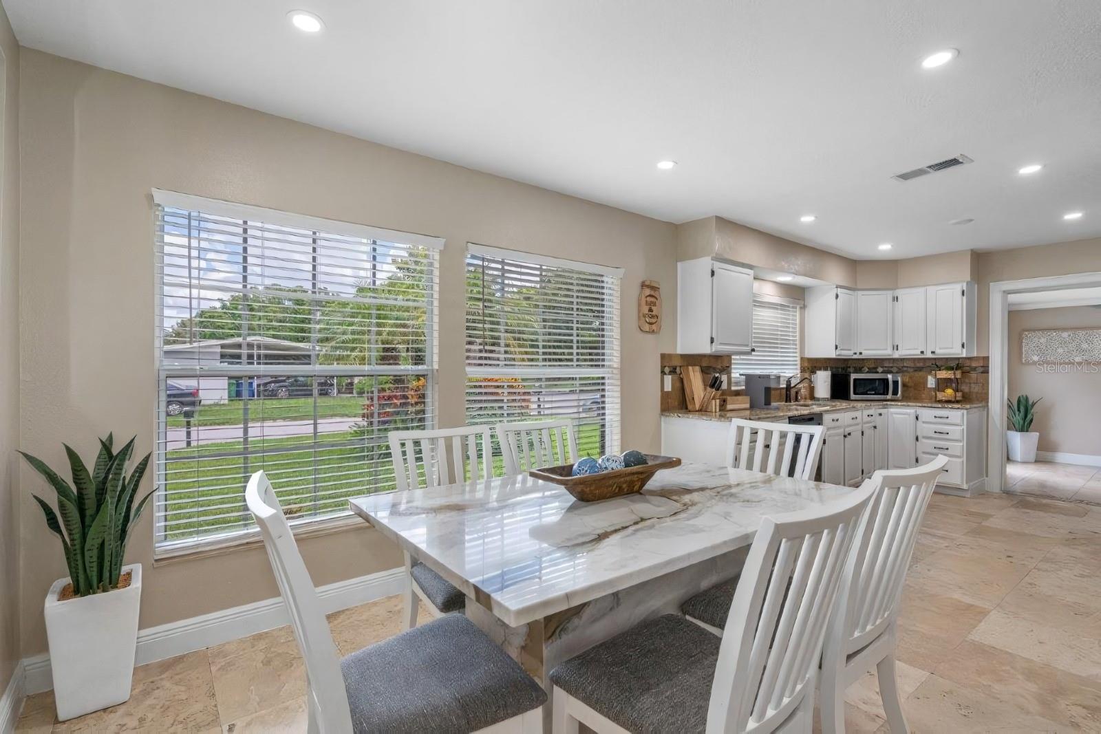 PLAZA TERRACE UNIT 4 - Residential Income
