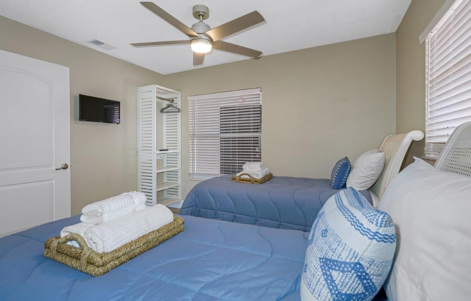 PLAZA TERRACE UNIT 4 - Residential Income