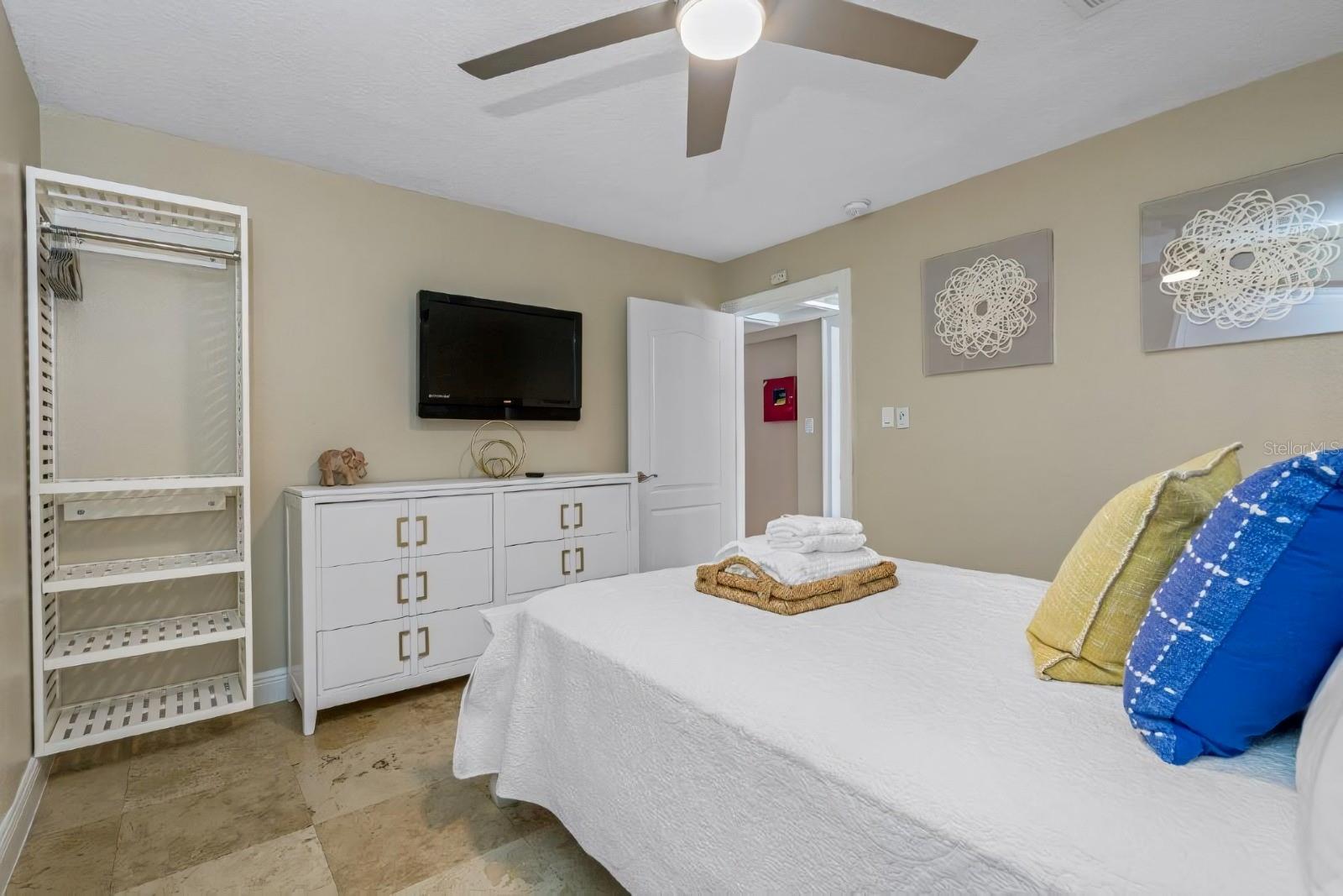 PLAZA TERRACE UNIT 4 - Residential Income