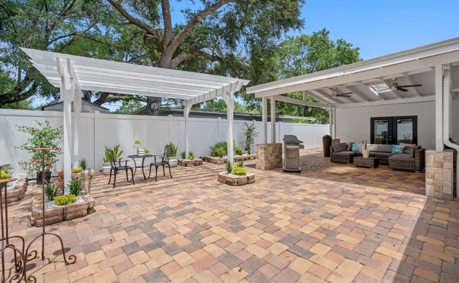 PLAZA TERRACE UNIT 4 - Residential Income