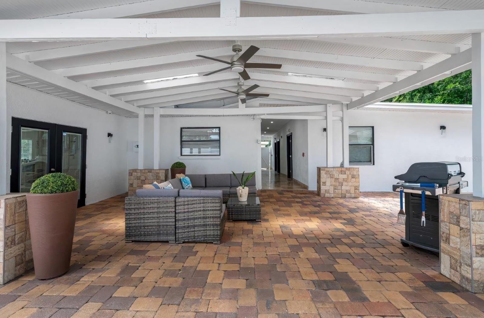 PLAZA TERRACE UNIT 4 - Residential Income