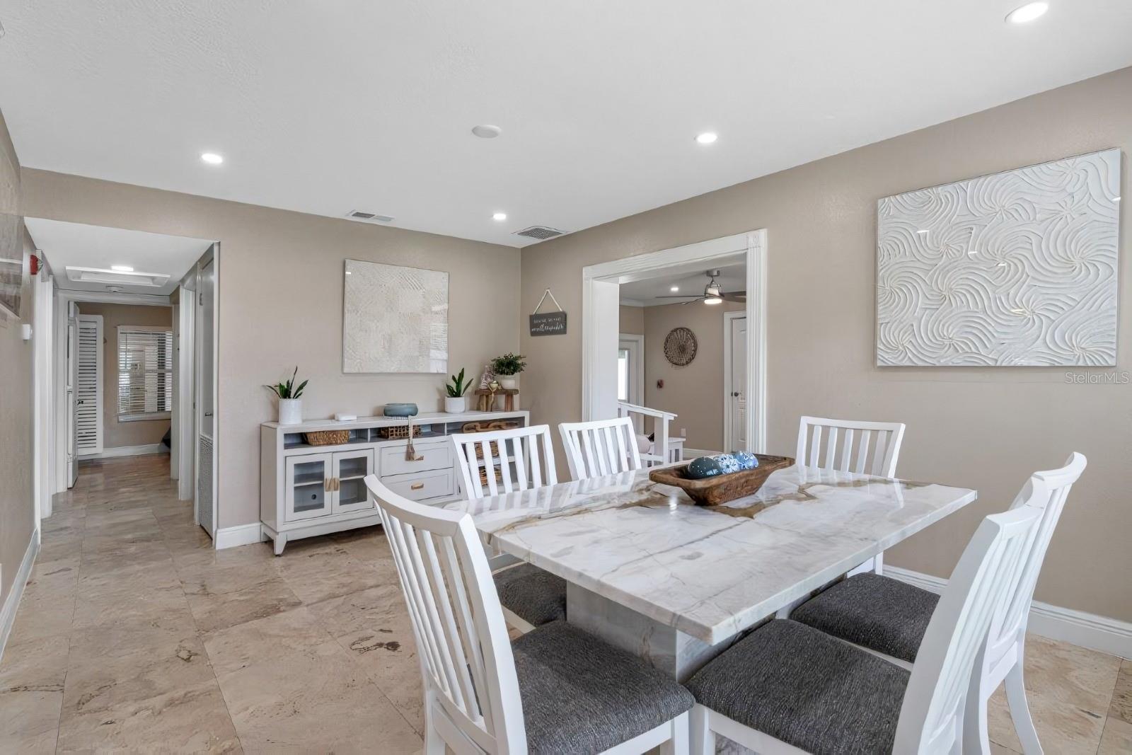 PLAZA TERRACE UNIT 4 - Residential Income