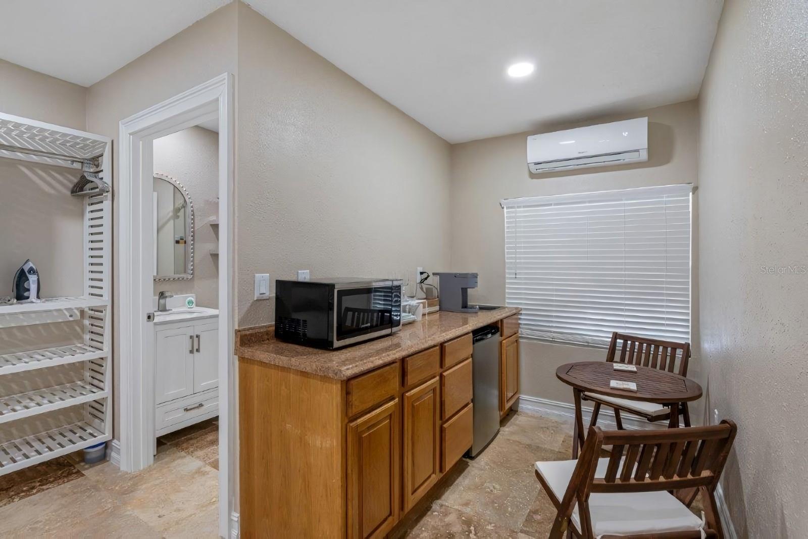 PLAZA TERRACE UNIT 4 - Residential Income
