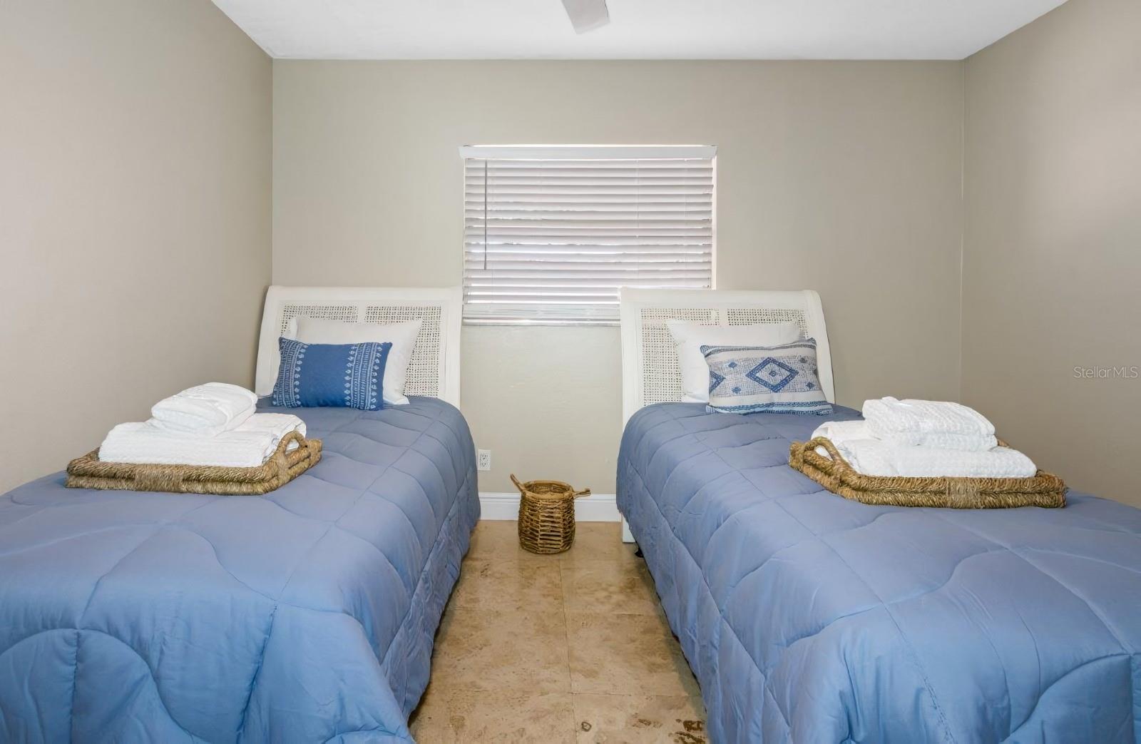 PLAZA TERRACE UNIT 4 - Residential Income