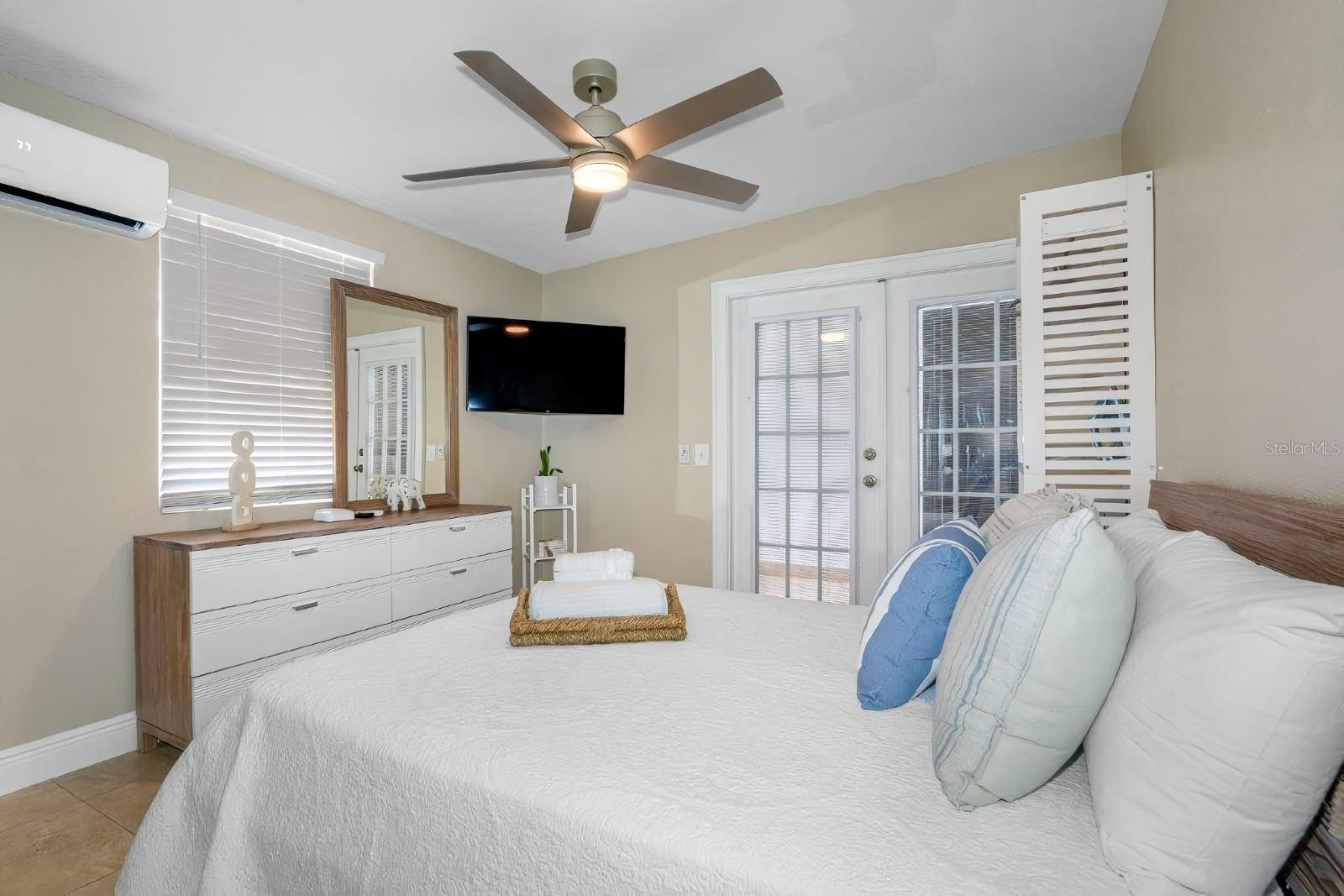 PLAZA TERRACE UNIT 4 - Residential Income