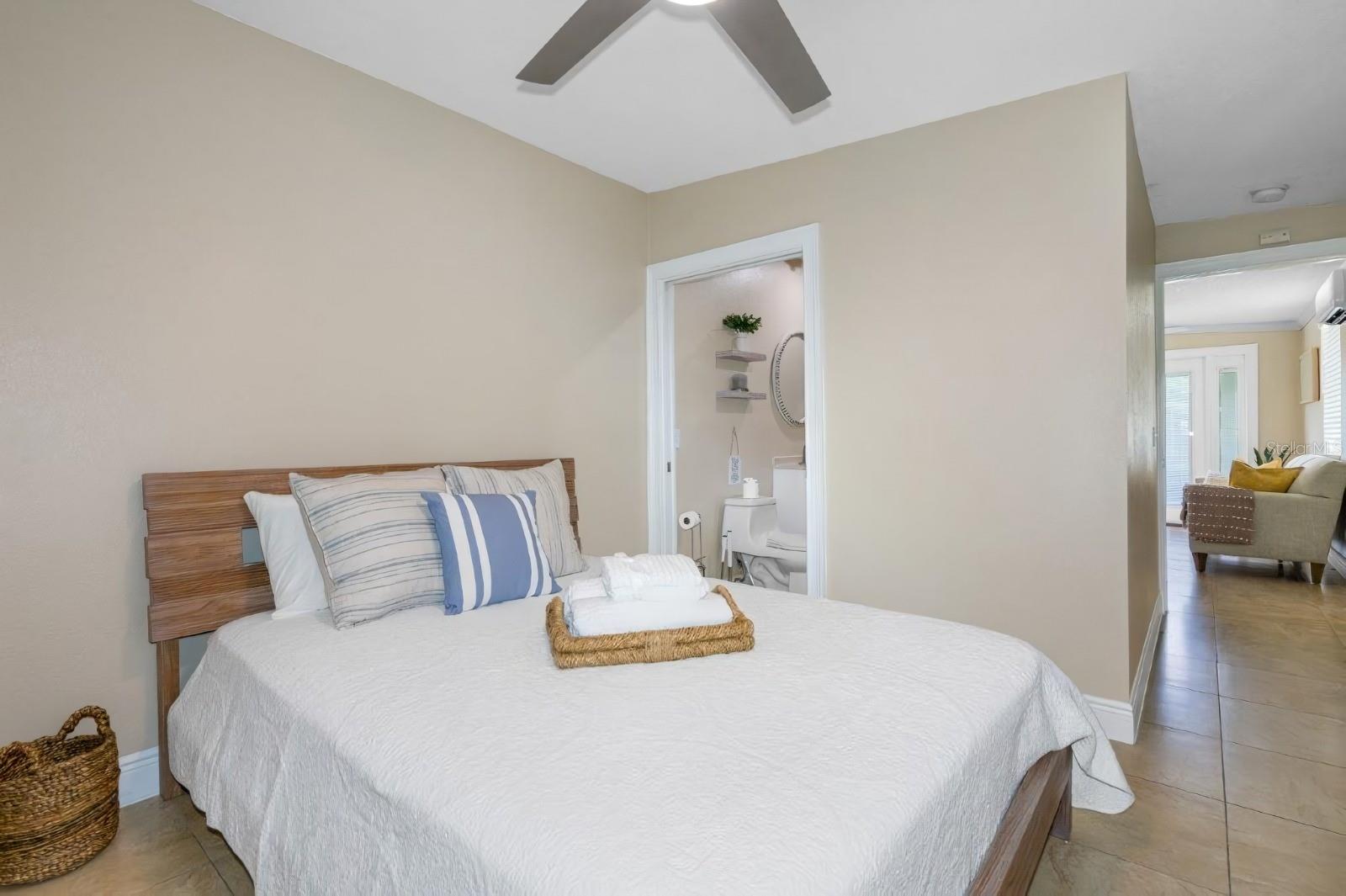 PLAZA TERRACE UNIT 4 - Residential Income