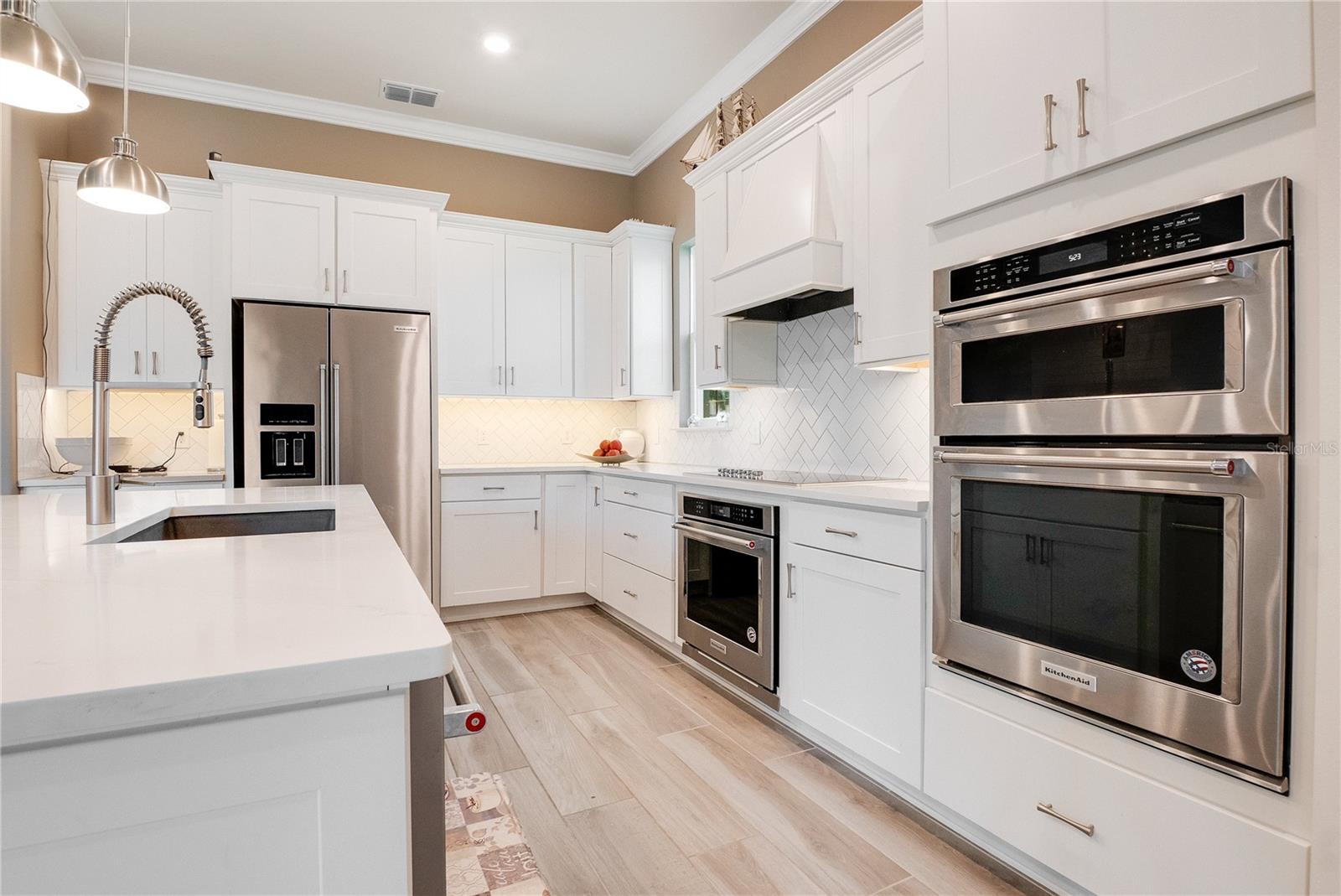 CRESTWOOD ESTATES - Residential