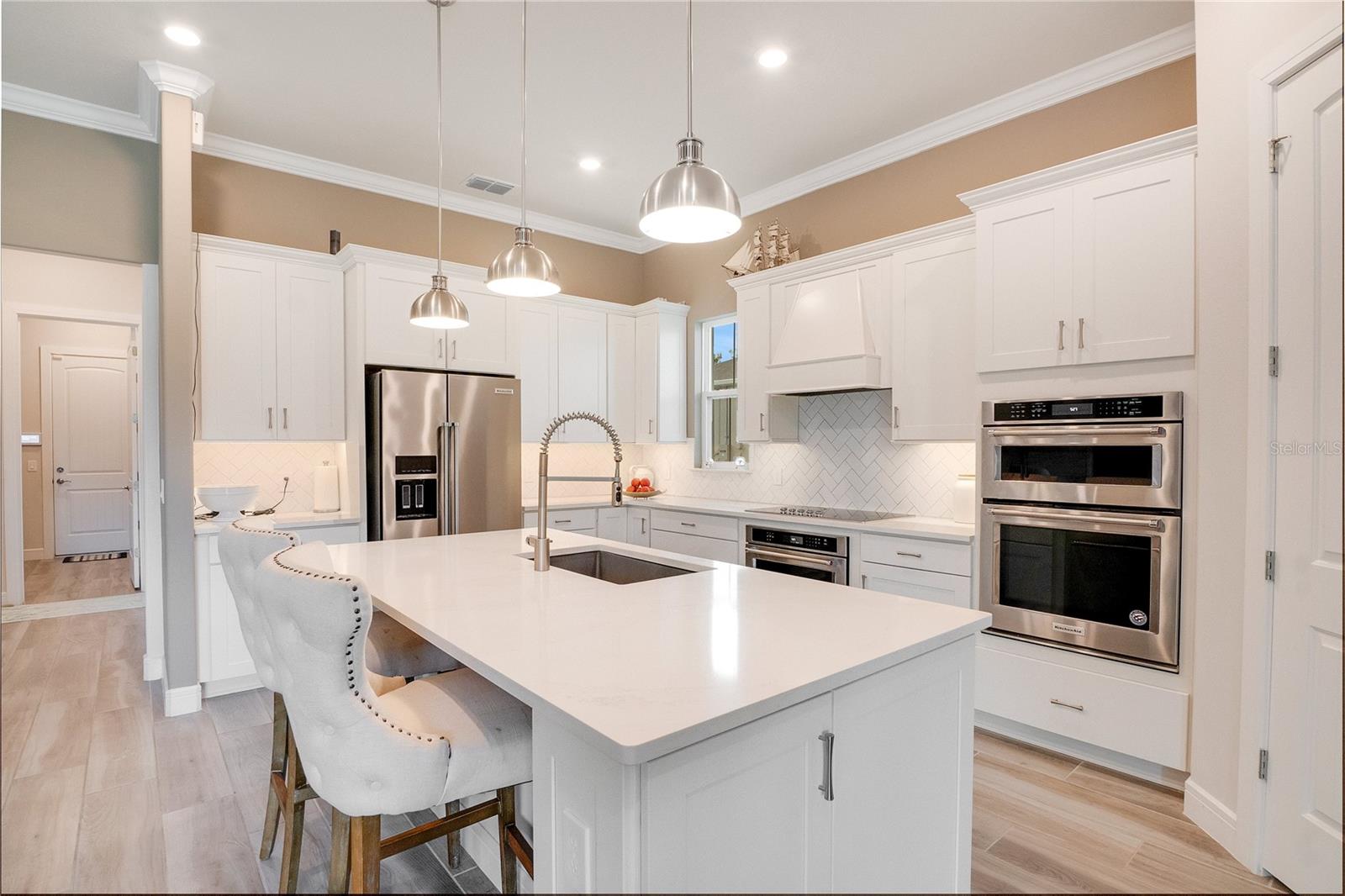 CRESTWOOD ESTATES - Residential