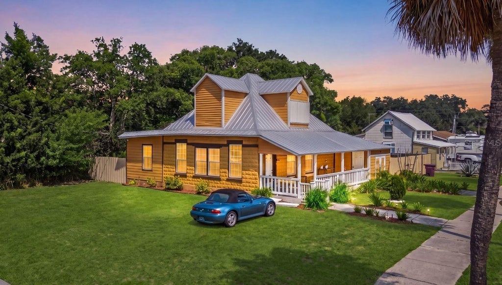 Photo of 1024 Vermont Avenue, Saint Cloud, FL 34769 (MLS # O6437083)
