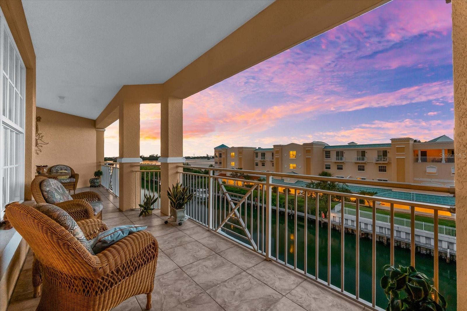 VILLAS AT BELLAGIO HARBOR VILLAGE - Residential