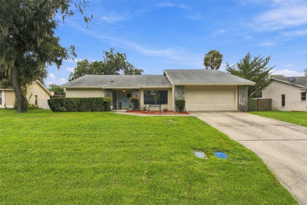 Photo of 2621 Bridle Drive, Plant City, FL 33566 (MLS # TB8552460)