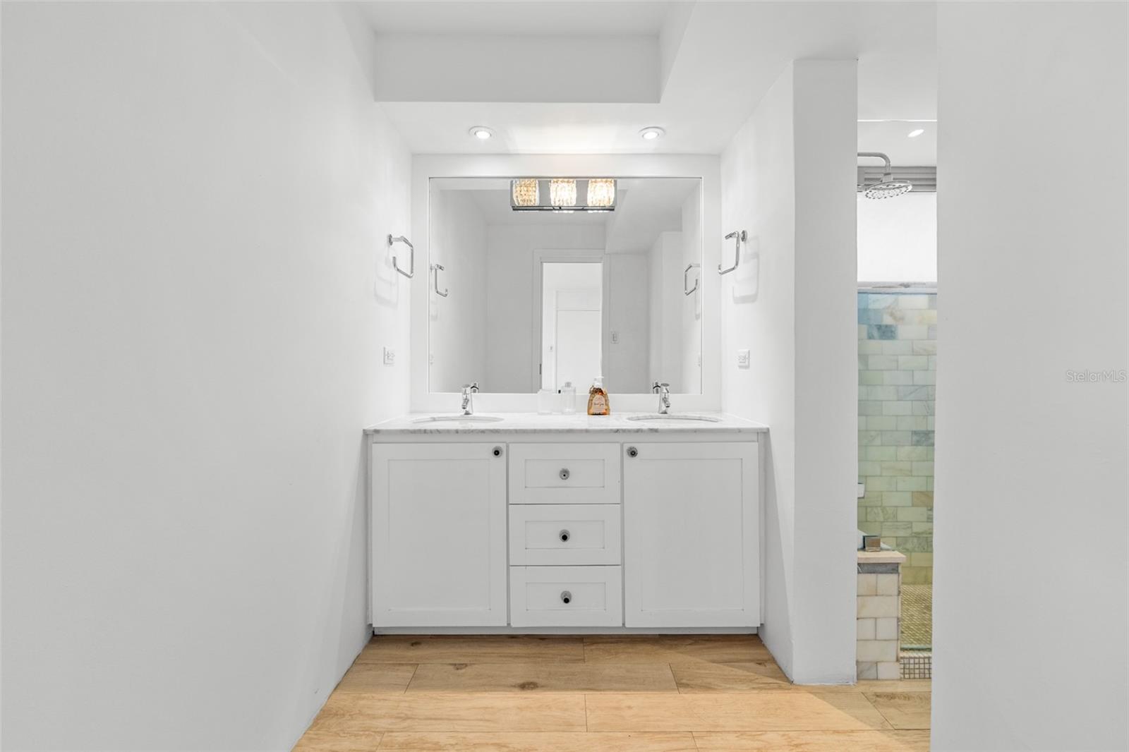 COND. PIEDRAHITA - Residential