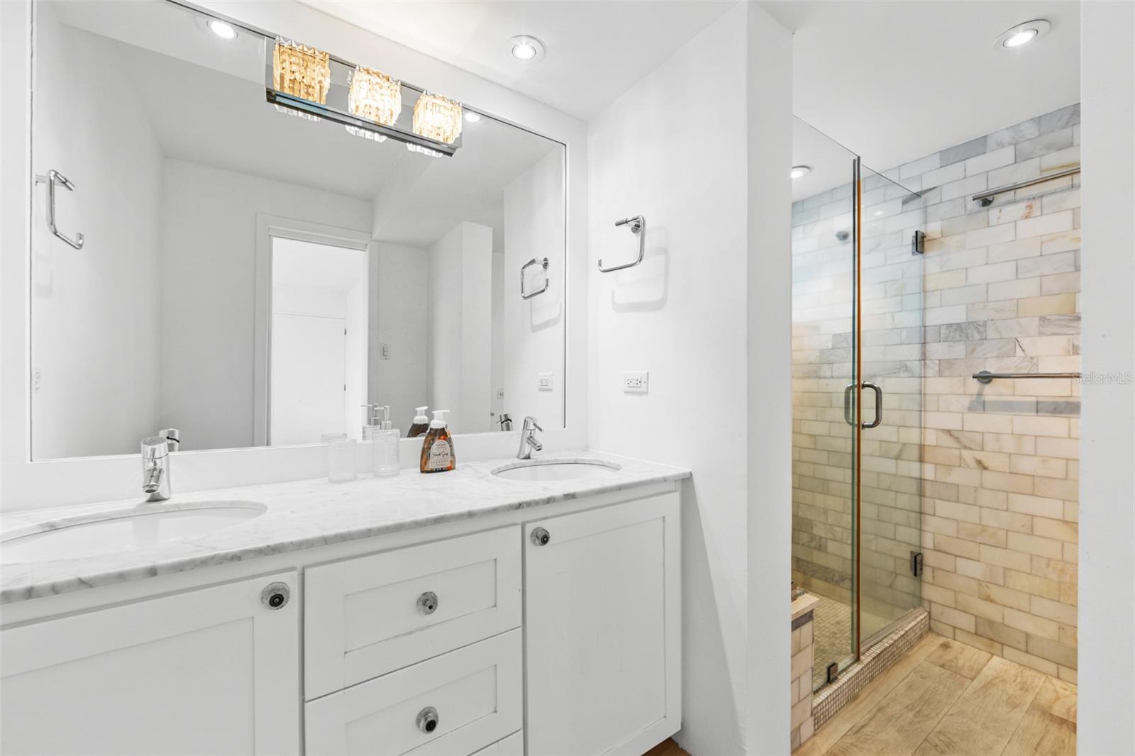 COND. PIEDRAHITA - Residential