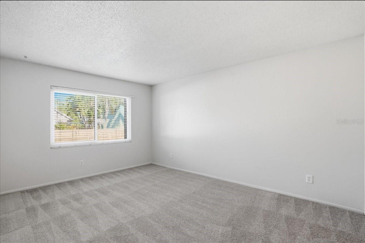 PLAZA GARDENS - Residential