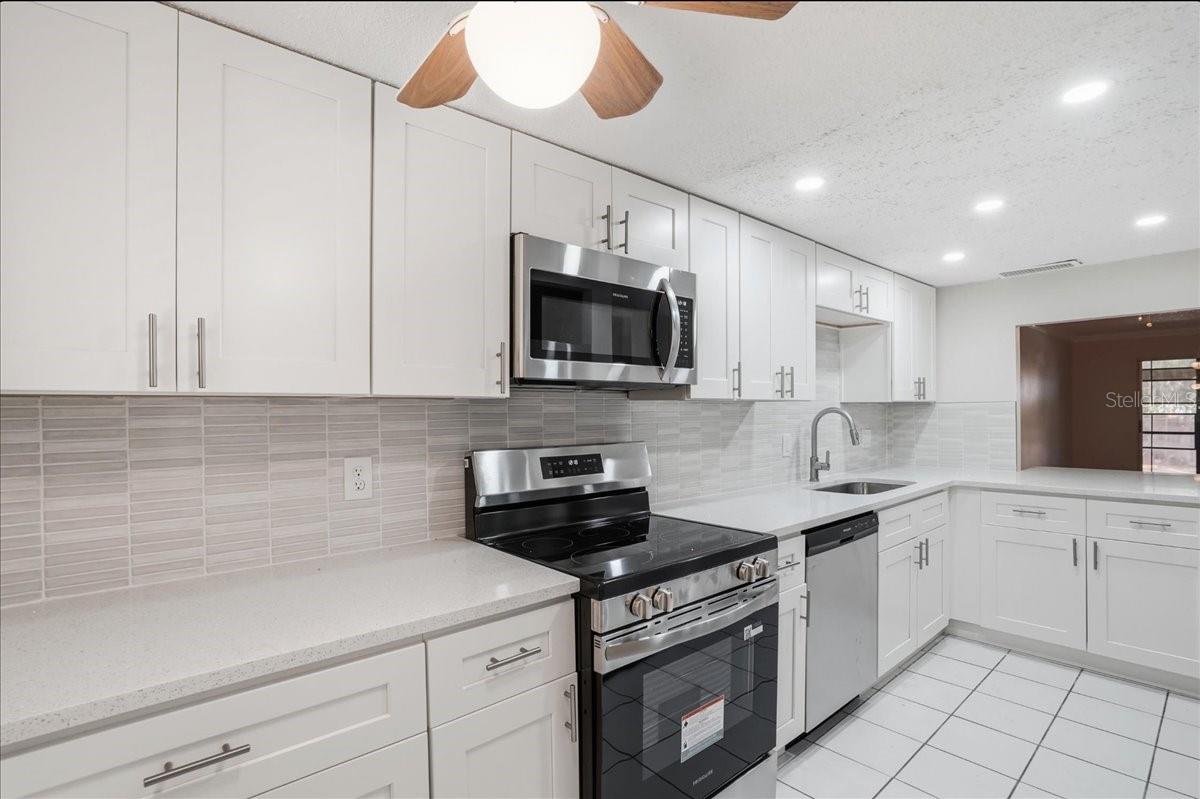 PLAZA GARDENS - Residential