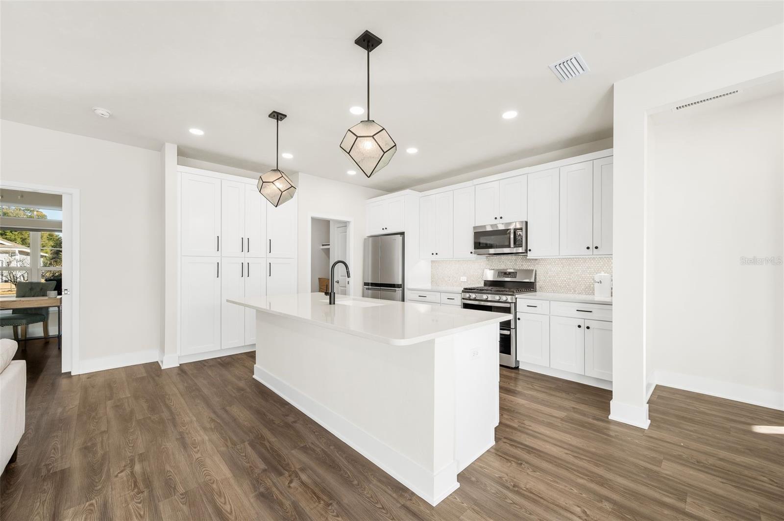 LAUREATE VILLAGE PH I UNIT I PB 37 PG 26 - Residential