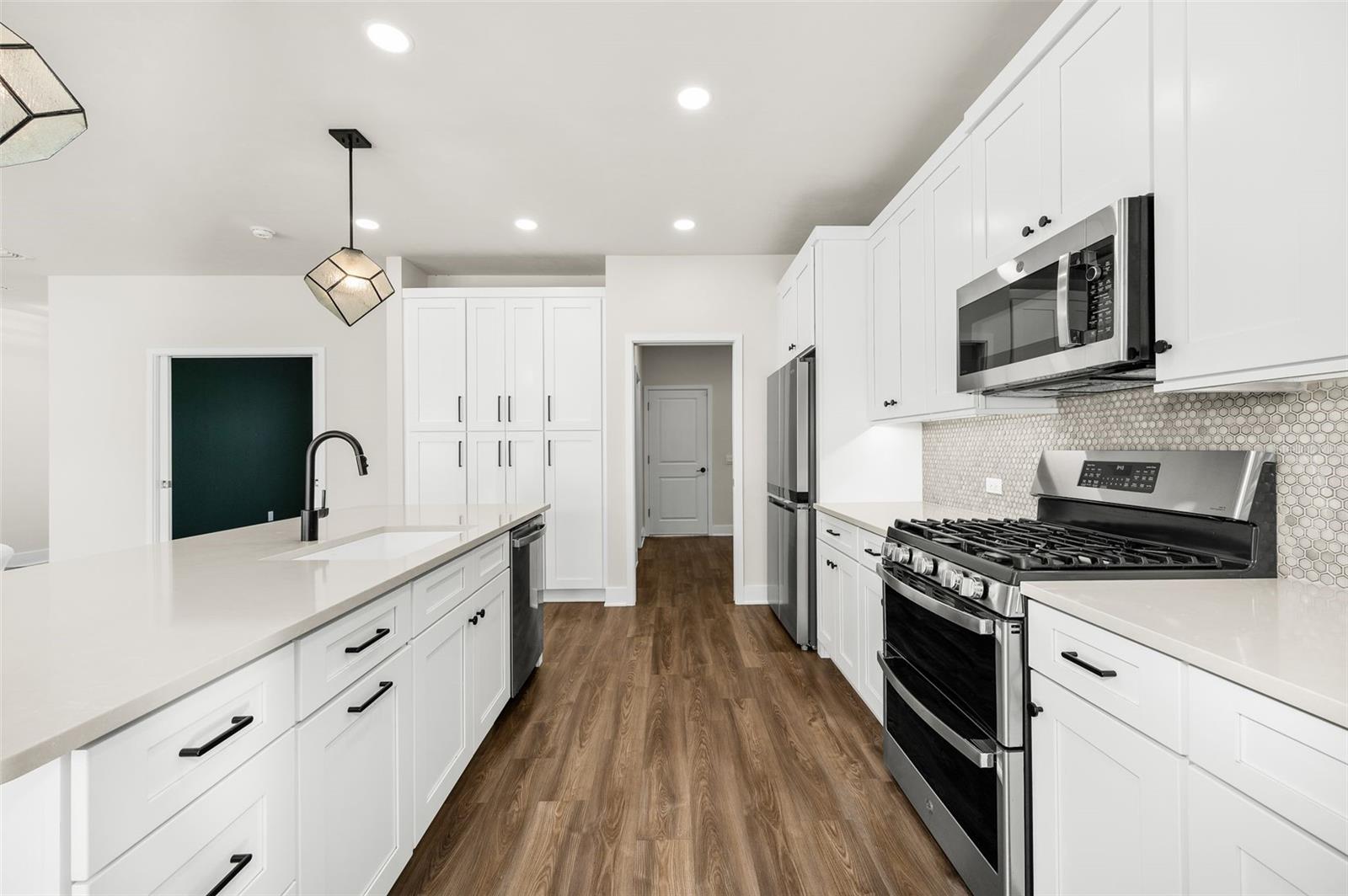 LAUREATE VILLAGE PH I UNIT I PB 37 PG 26 - Residential