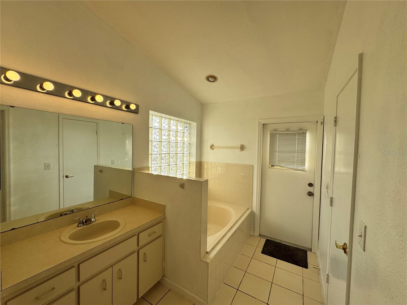 NORTH POINTE PH 02 - Residential