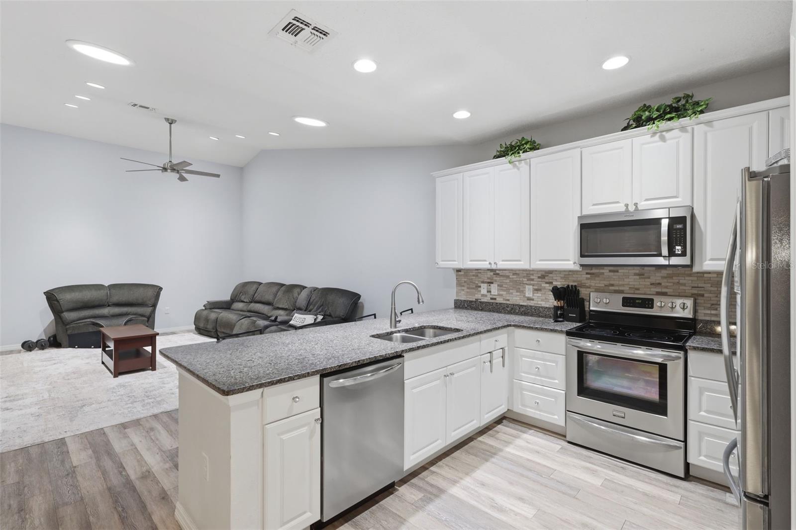 CARRIAGE HOMES - Residential