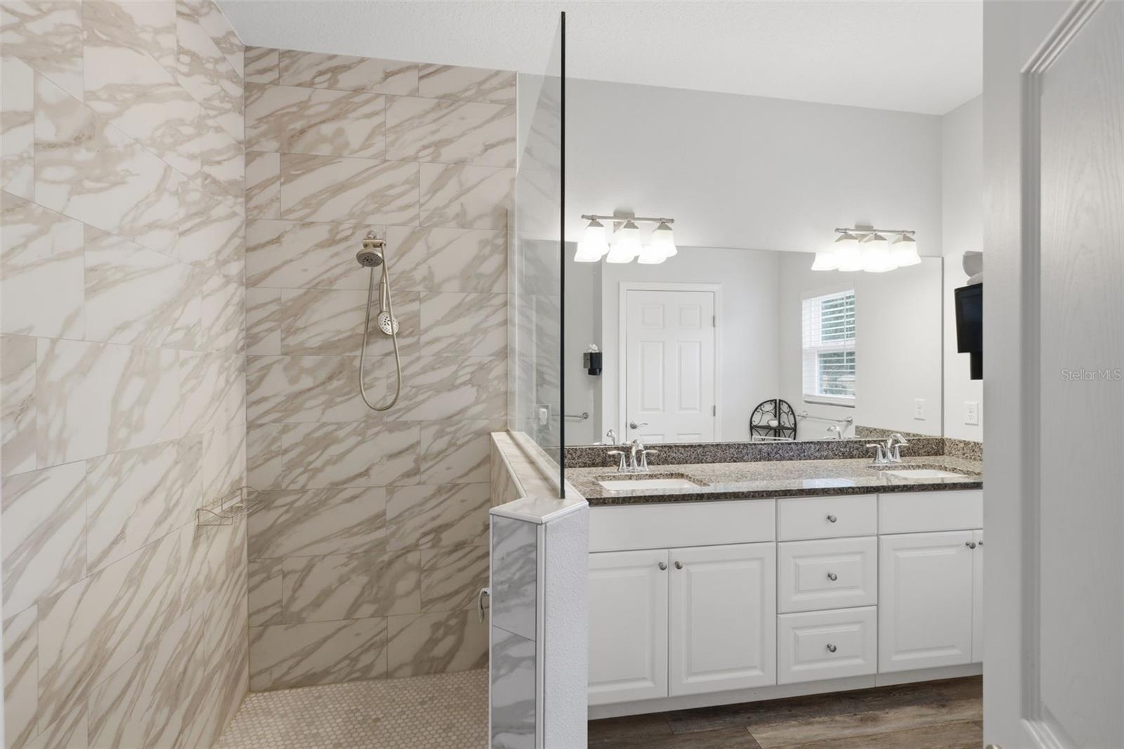 CARRIAGE HOMES - Residential