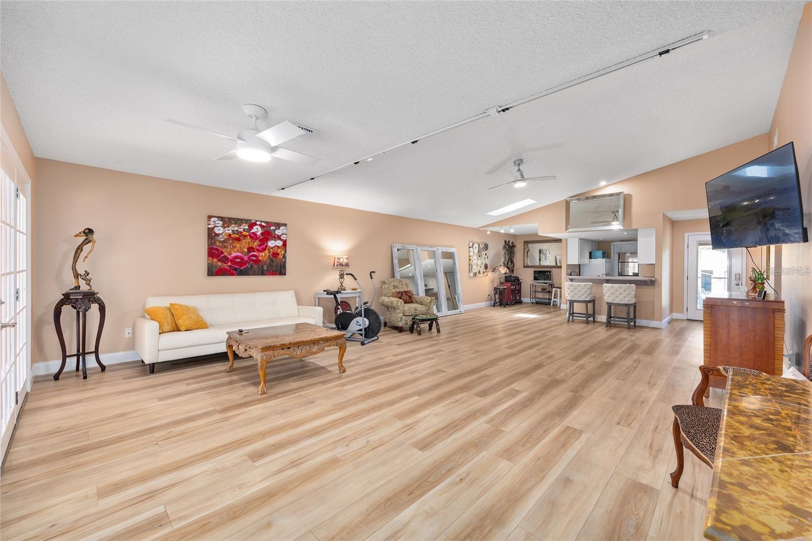 VILLAS/BELLEVIEW - Residential