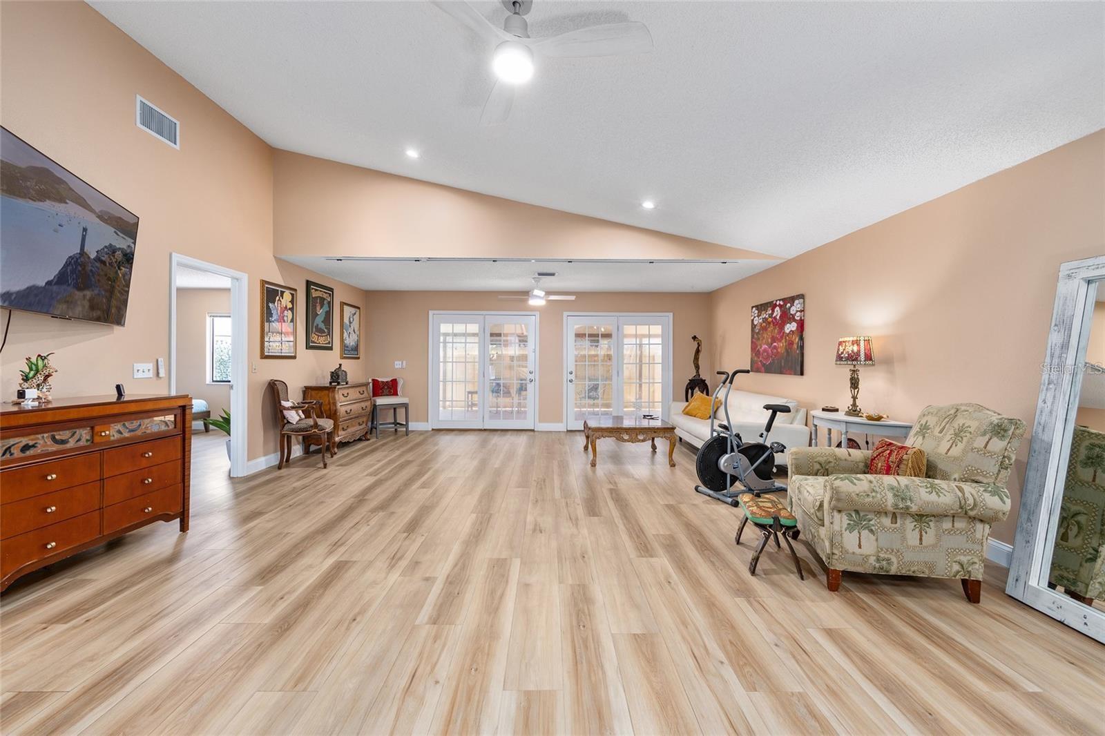 VILLAS/BELLEVIEW - Residential