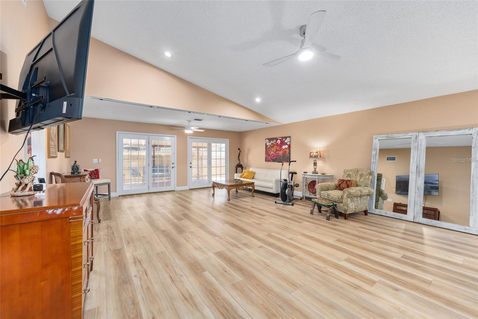 VILLAS/BELLEVIEW - Residential