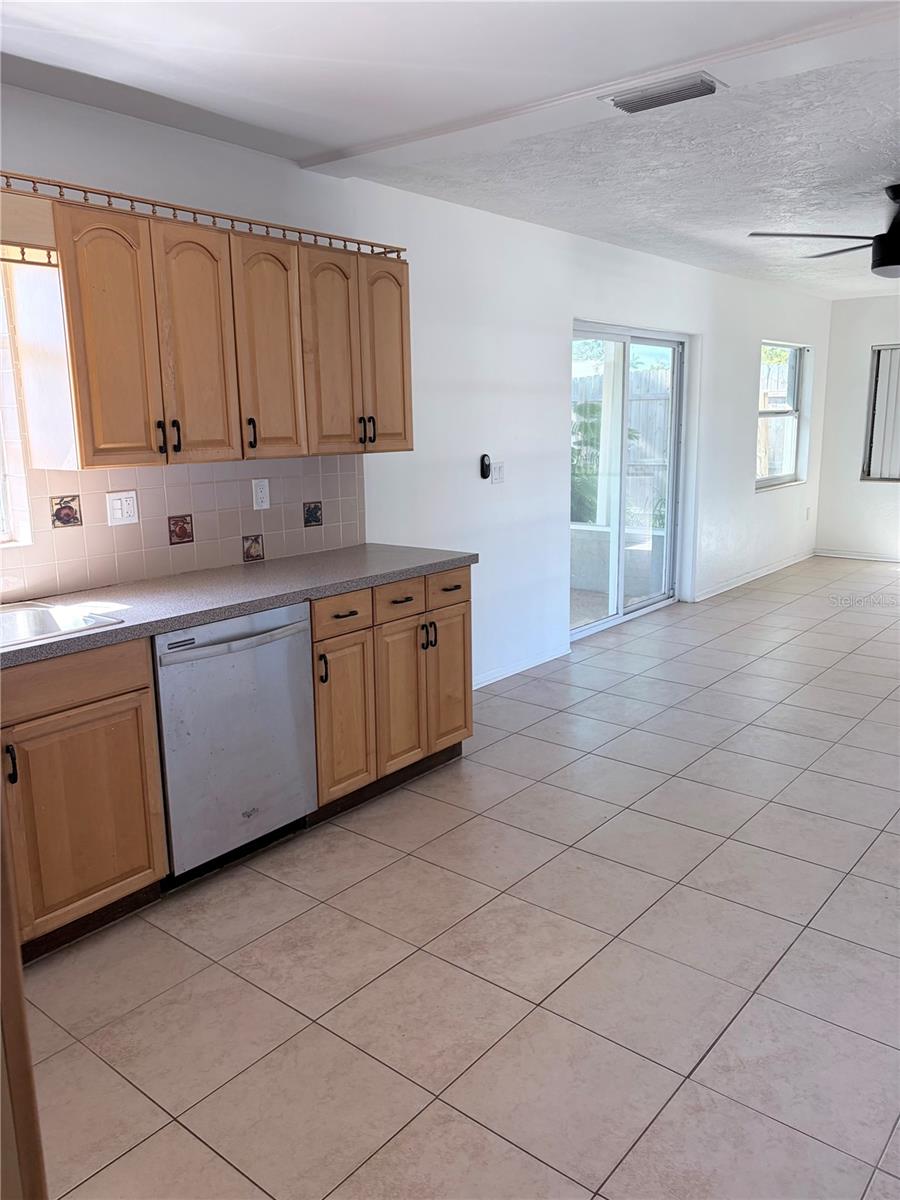 GREEN ACRES - Residential Lease