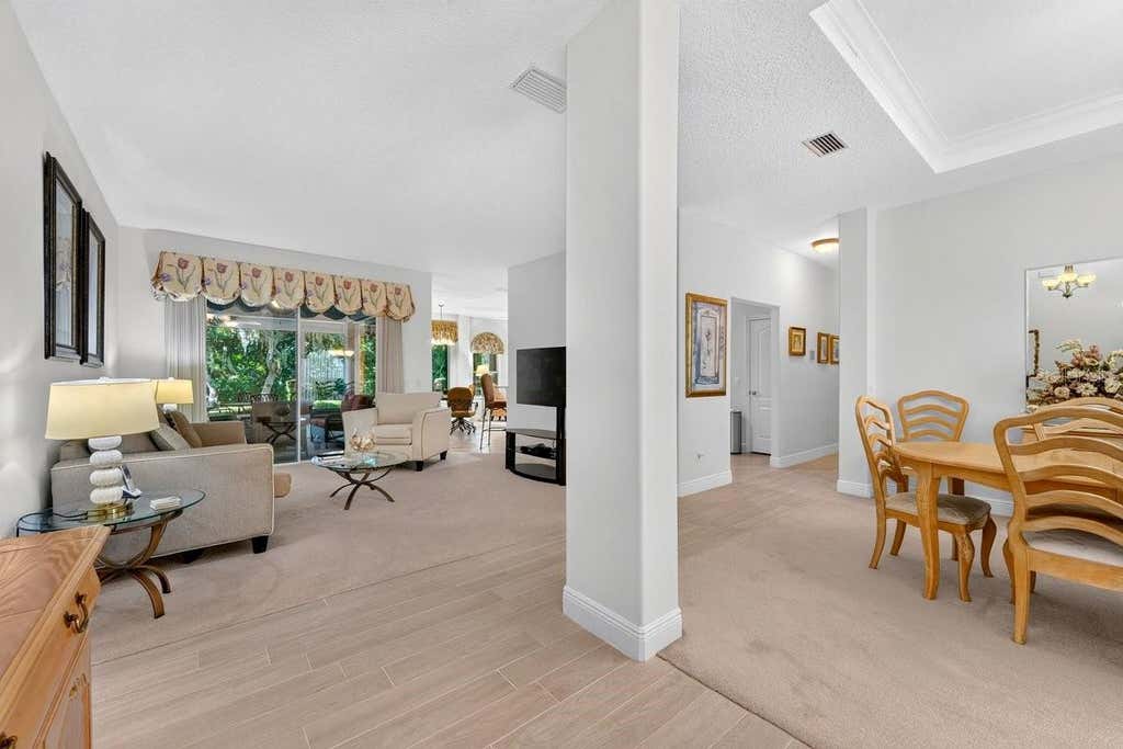 Photo of 4 Lakeview Lane, Palm Coast, FL 32137 (MLS # V4950778)