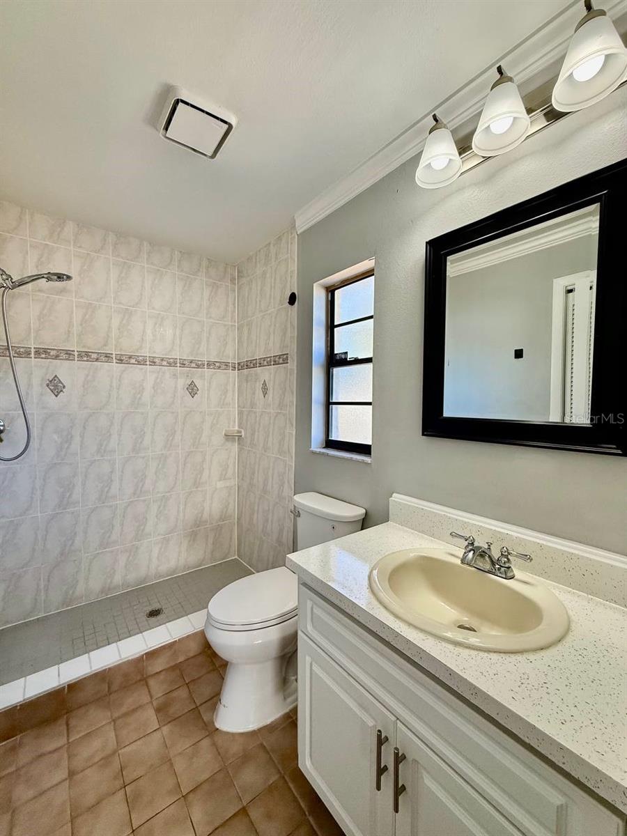 NORTHDALE SEC E UNIT I - Residential Lease