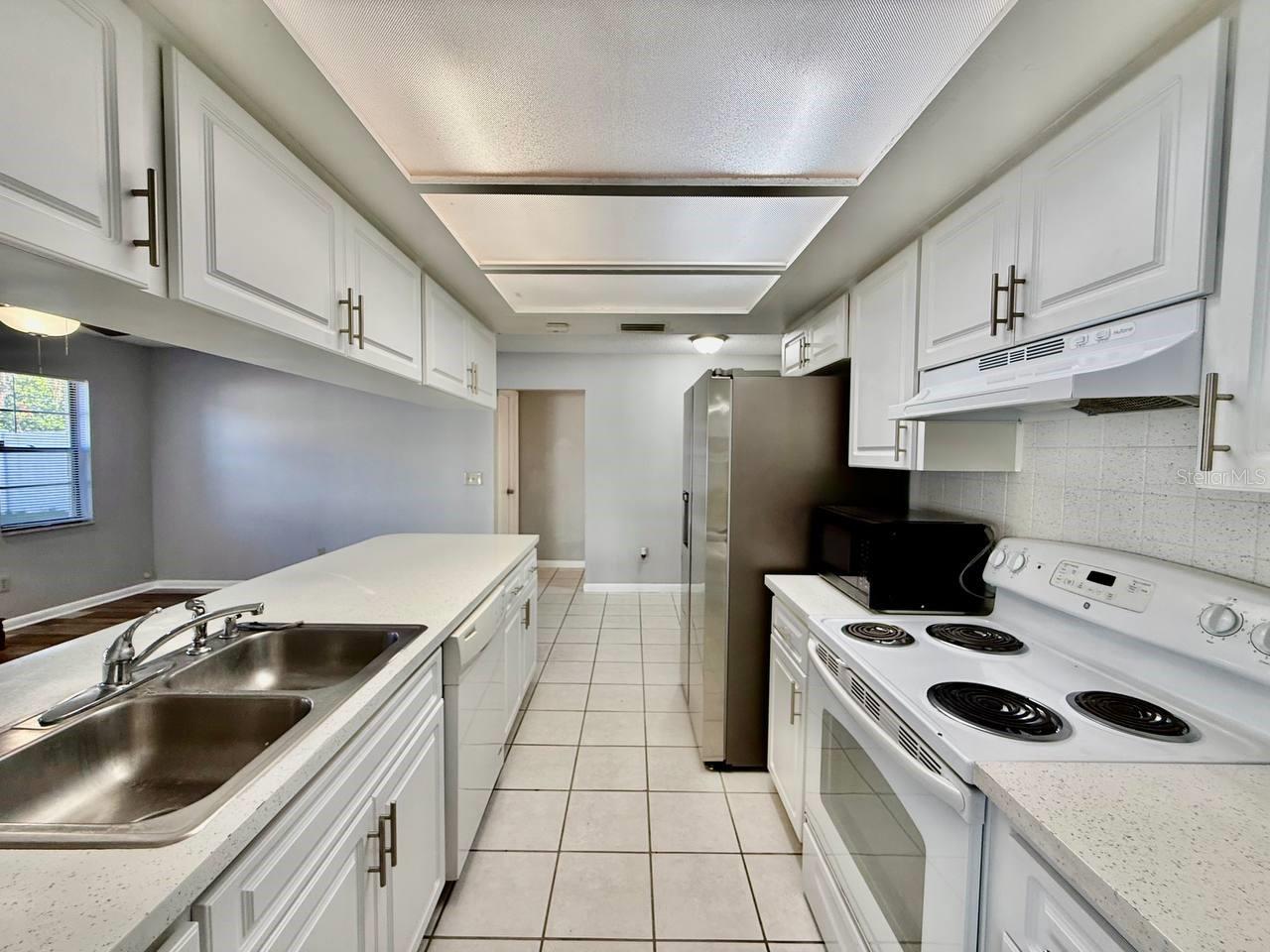 NORTHDALE SEC E UNIT I - Residential Lease