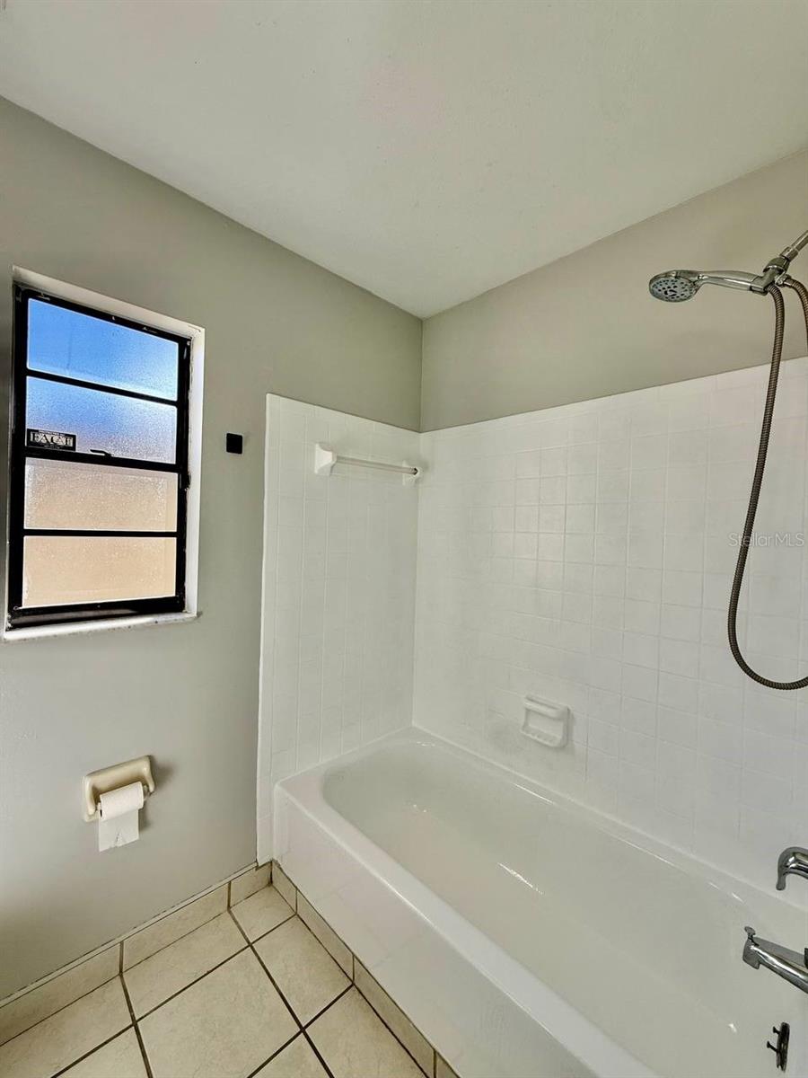 NORTHDALE SEC E UNIT I - Residential Lease