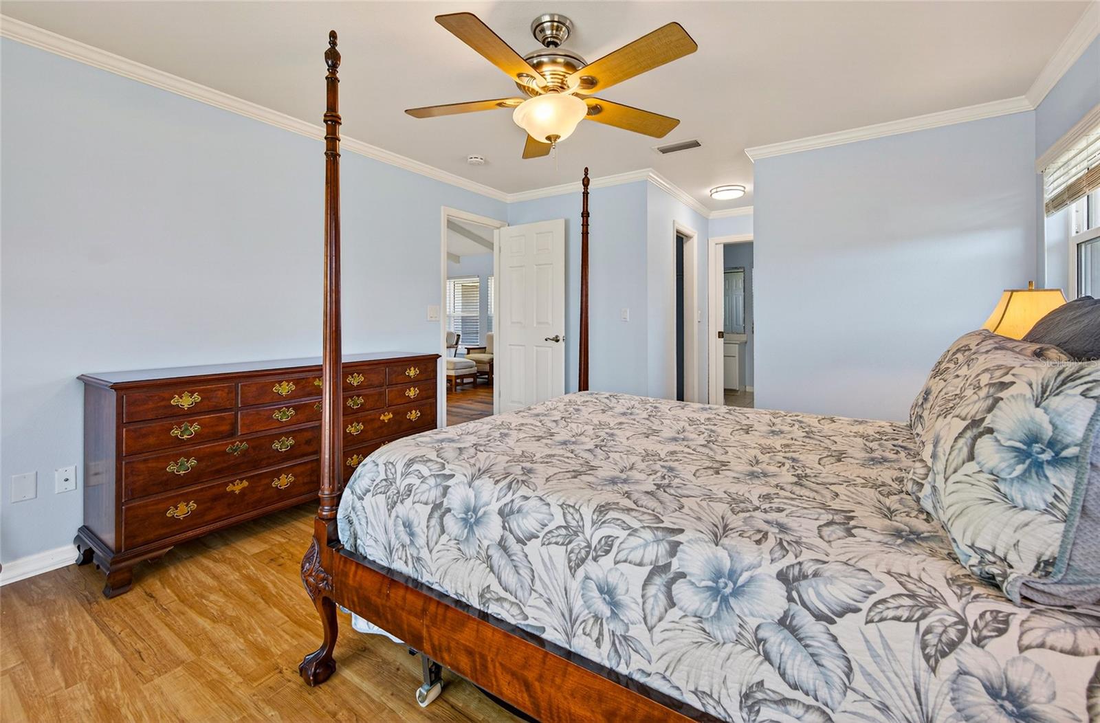 HOURGLASS LAKE ESTATES - Residential