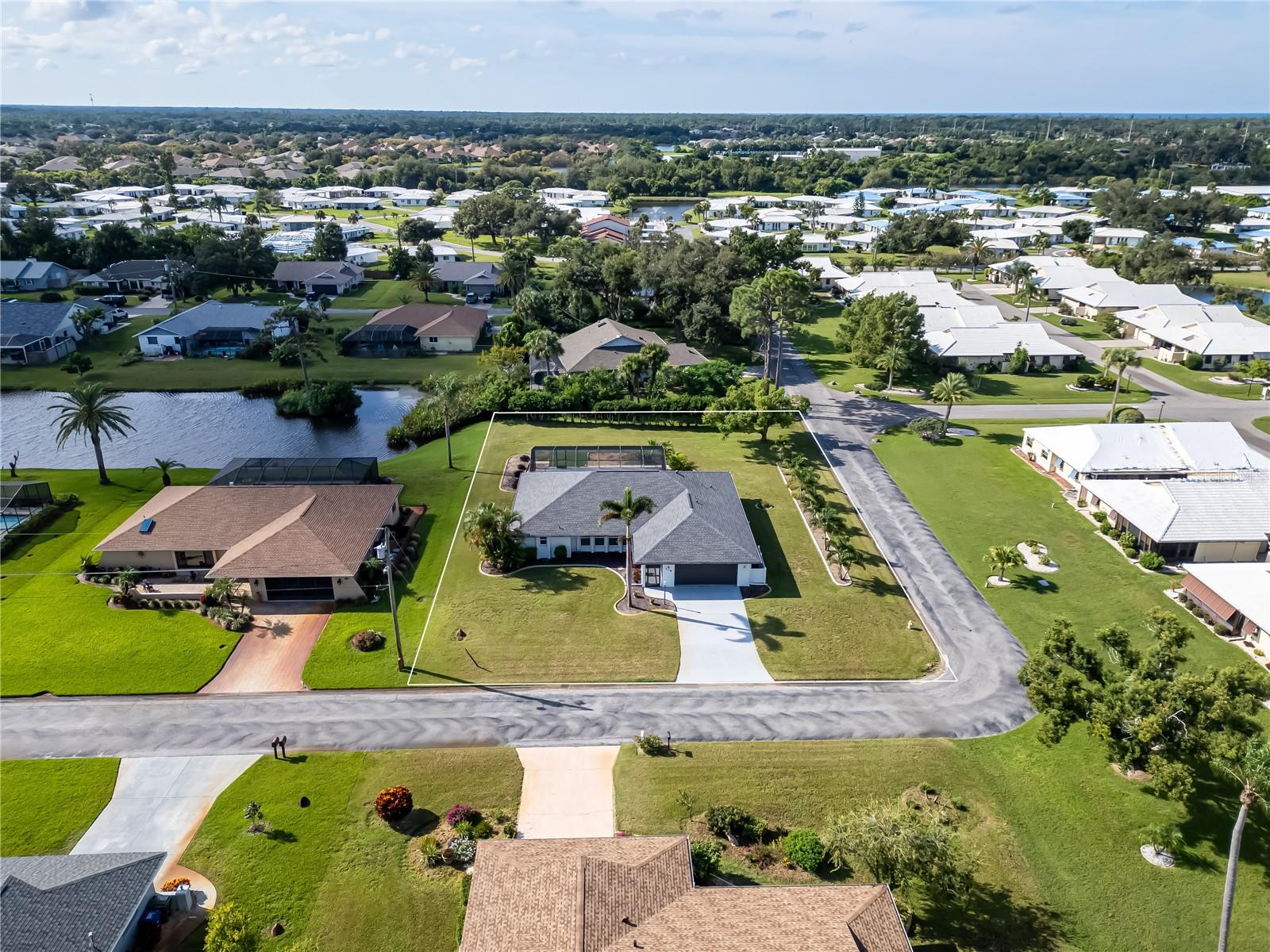 HOURGLASS LAKE ESTATES - Residential
