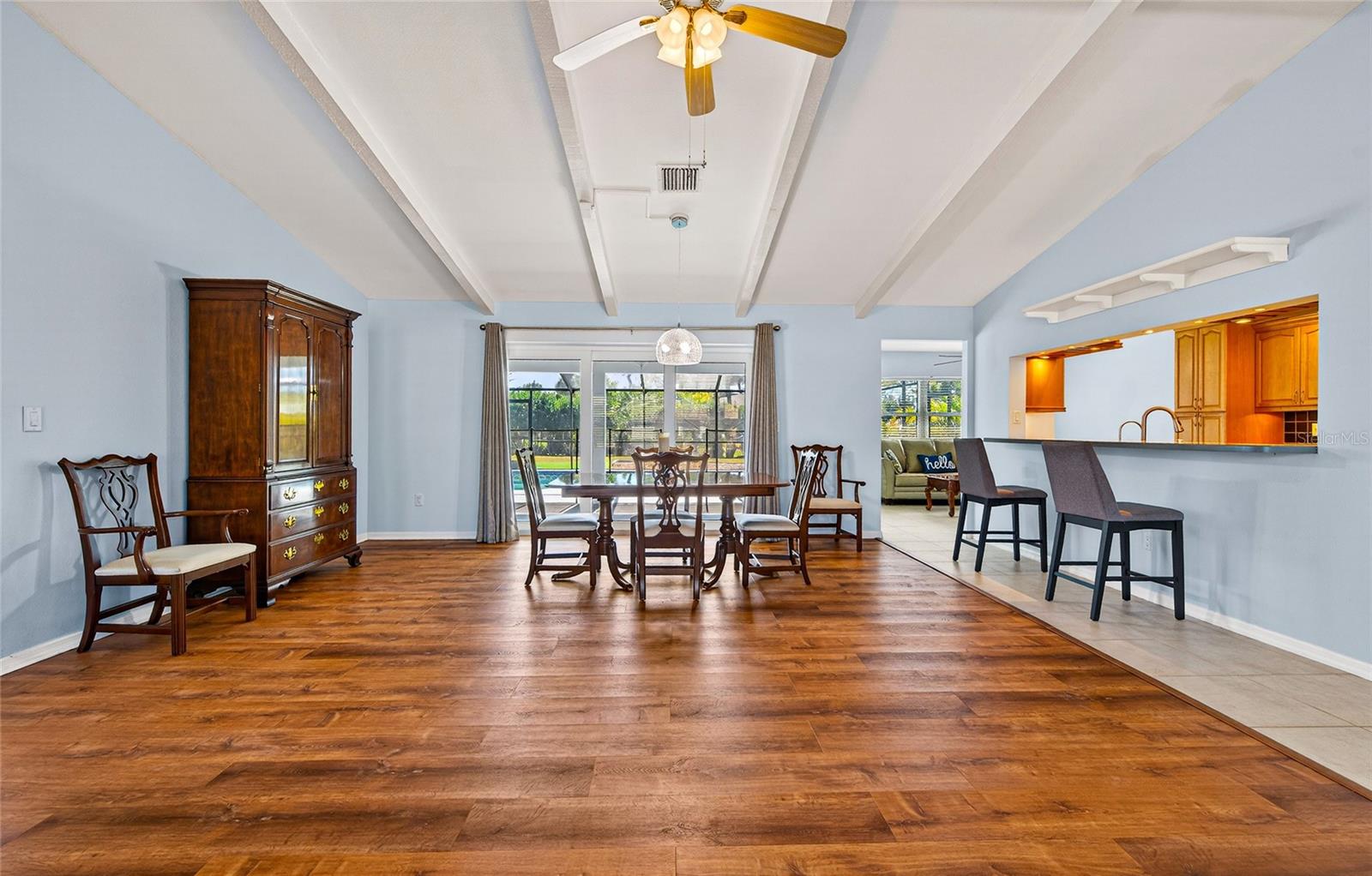 HOURGLASS LAKE ESTATES - Residential