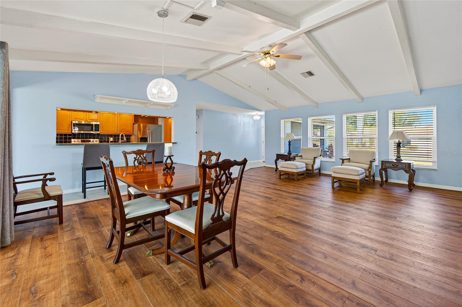 HOURGLASS LAKE ESTATES - Residential