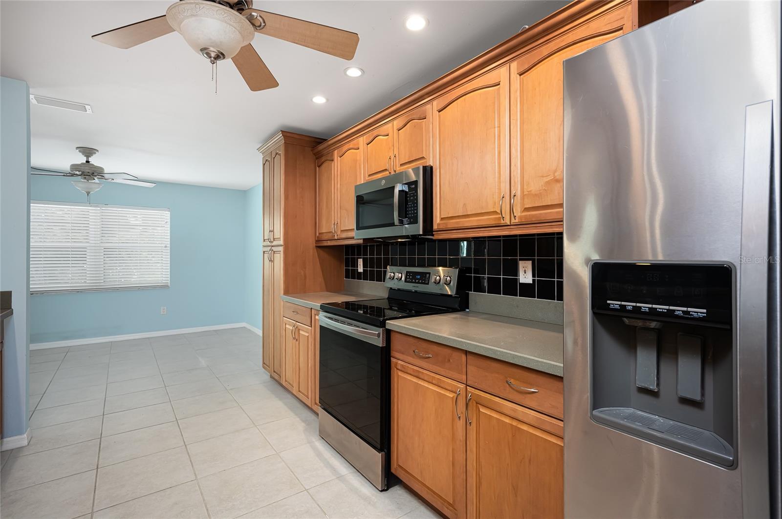 HOURGLASS LAKE ESTATES - Residential