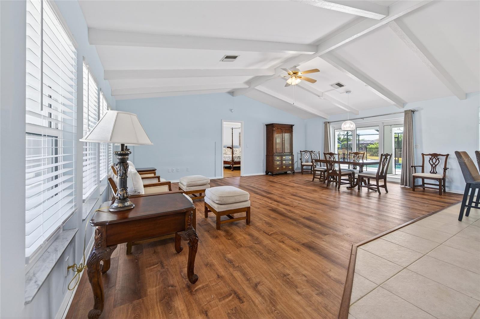 HOURGLASS LAKE ESTATES - Residential