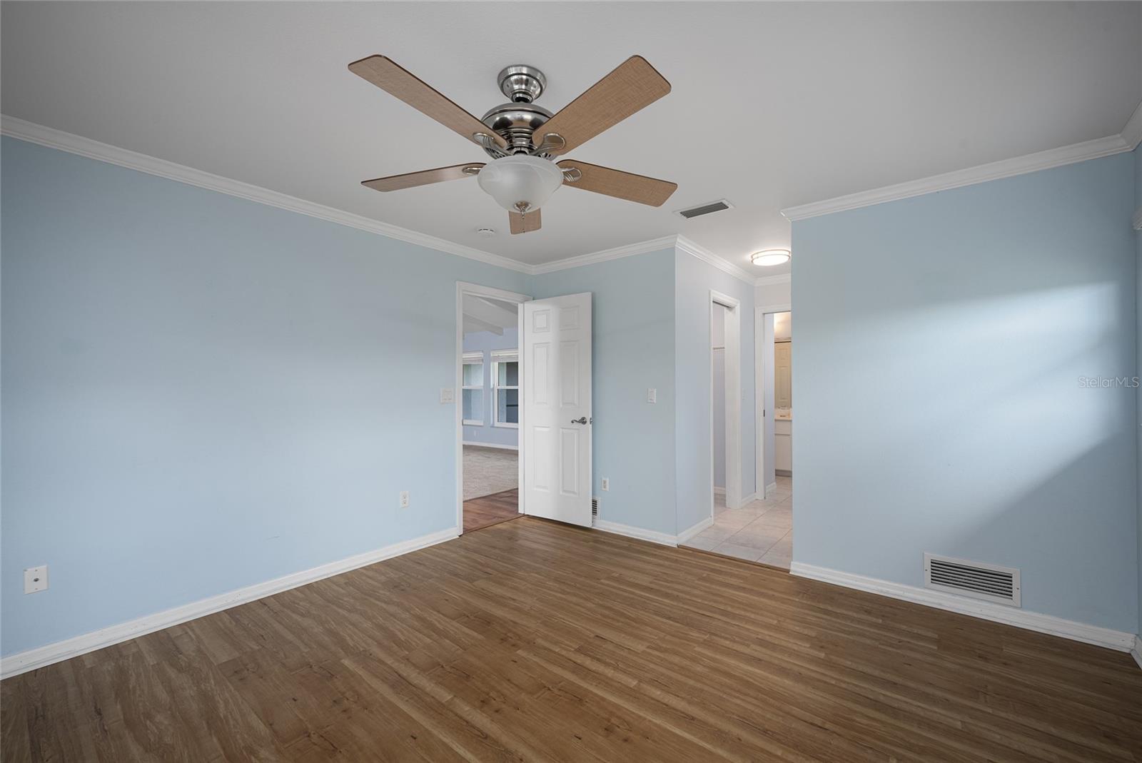 HOURGLASS LAKE ESTATES - Residential