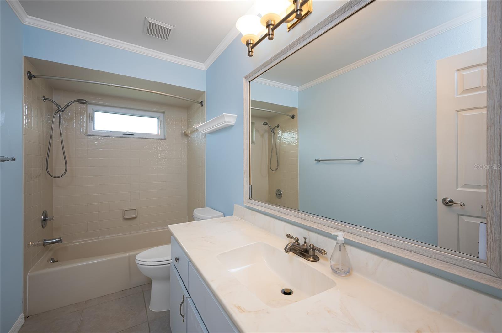HOURGLASS LAKE ESTATES - Residential