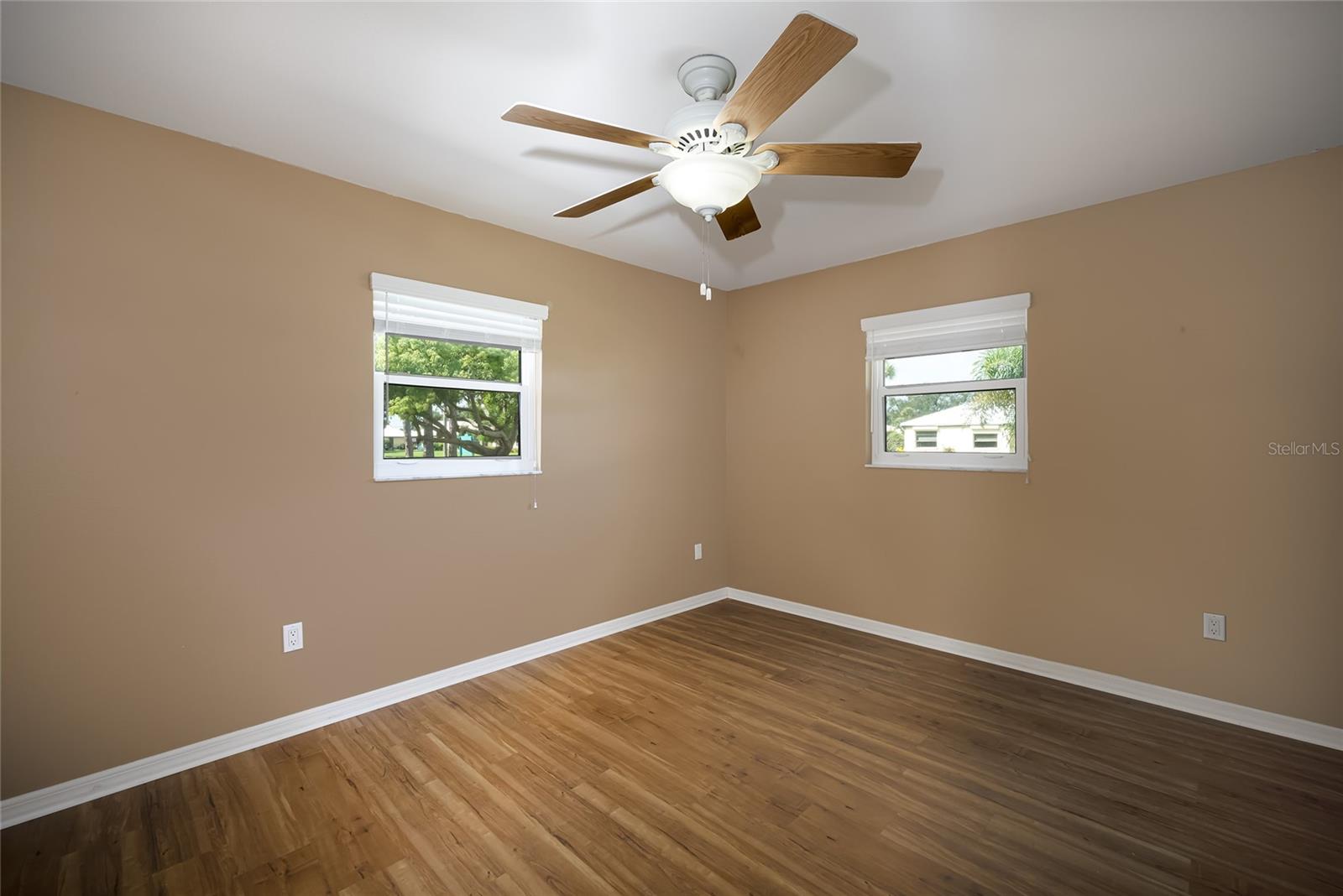 HOURGLASS LAKE ESTATES - Residential