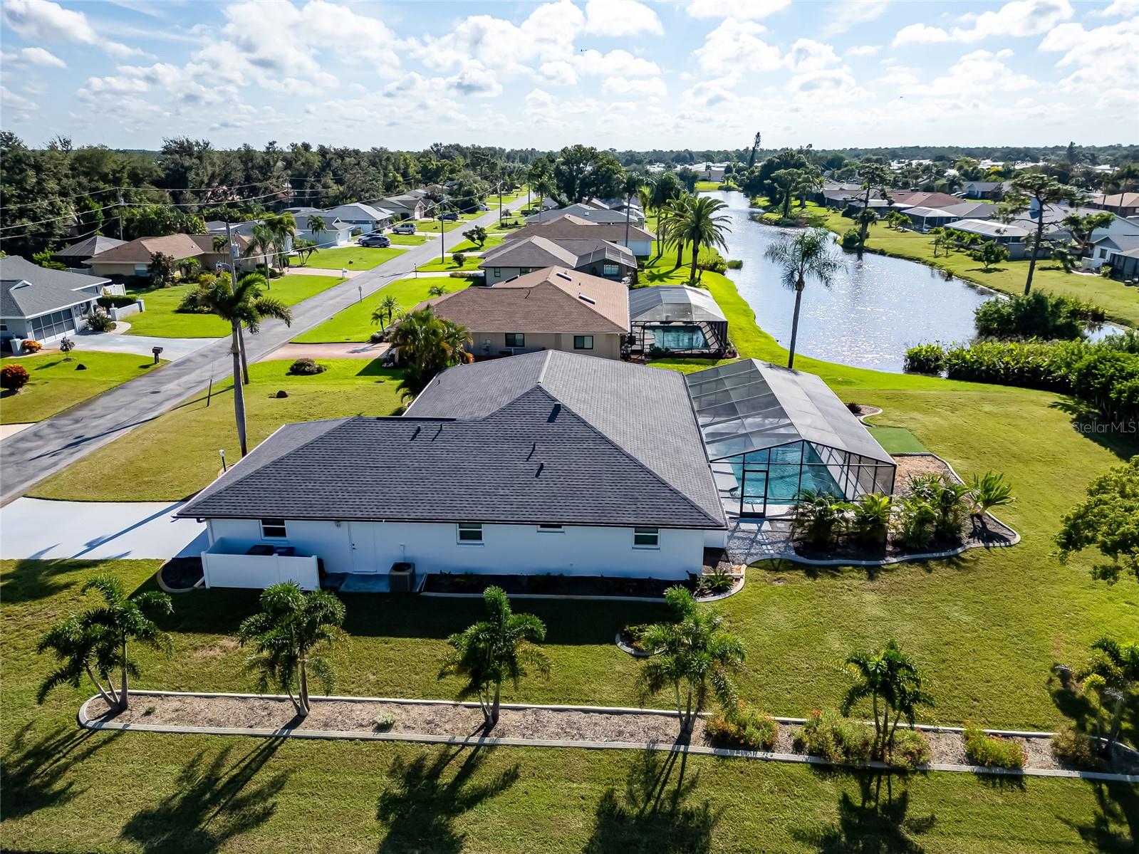 HOURGLASS LAKE ESTATES - Residential