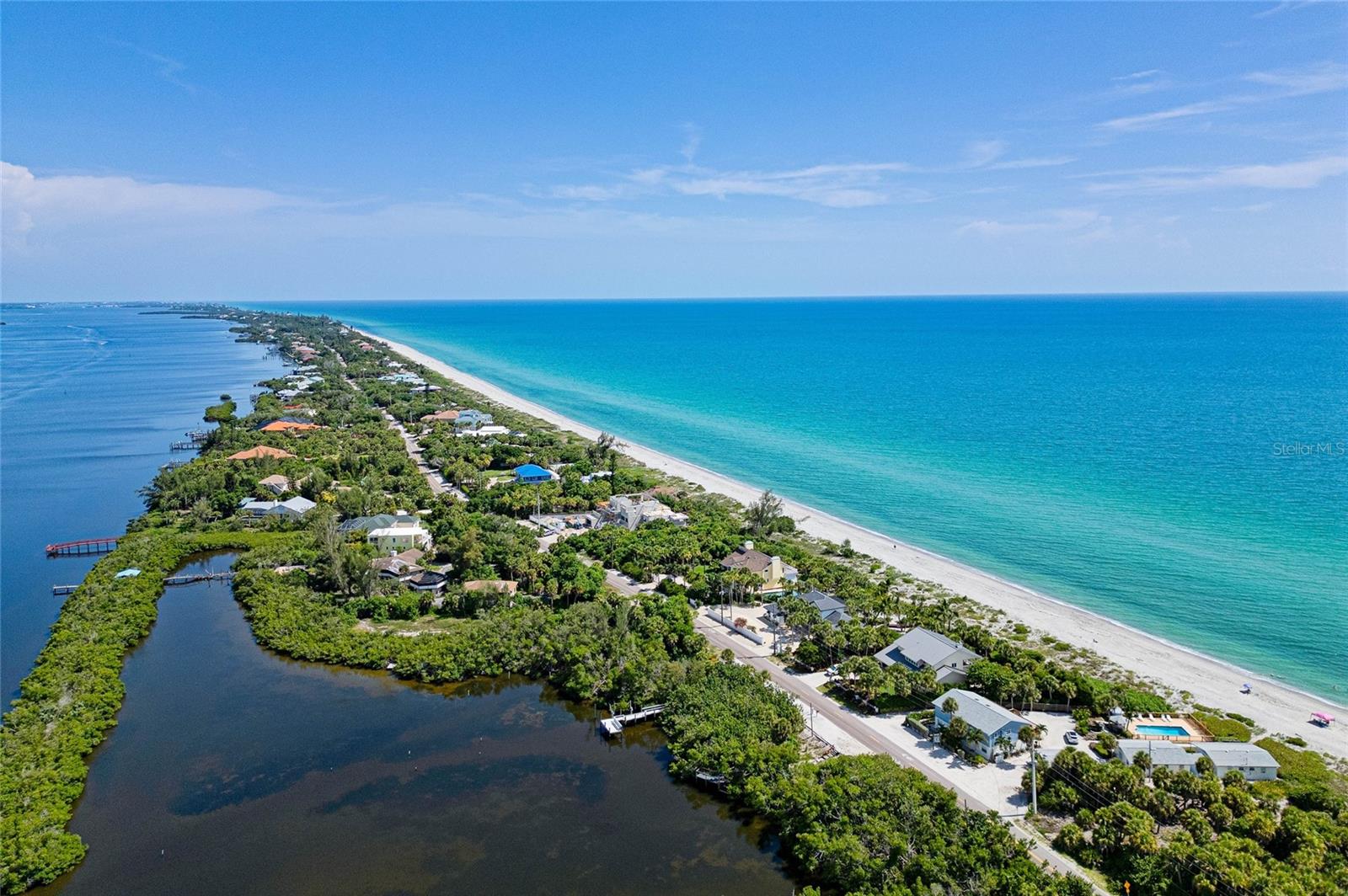HOURGLASS LAKE ESTATES - Residential